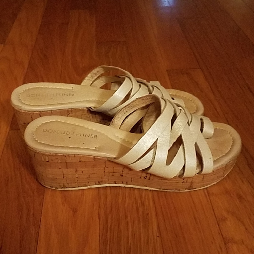 Donald J Pliner sandles